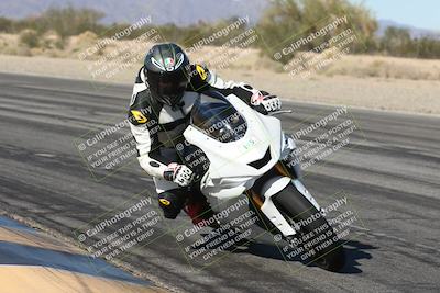 media/Dec-04-2025-Racers Edge (Thu) [[5ebc9f124d]]/3-B Group/3-Session 2 (Turn 7 Inside)/